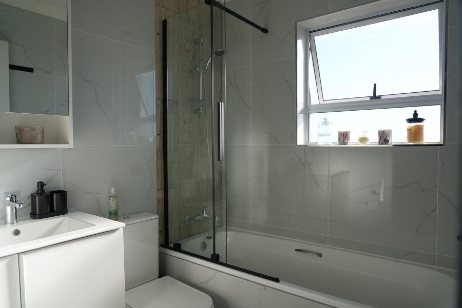To Let 2 Bedroom Property for Rent in Century City Western Cape